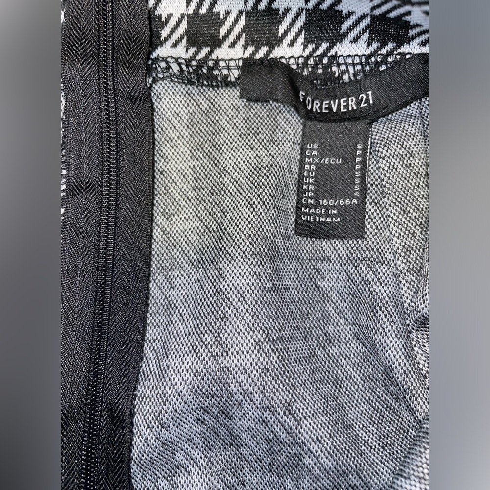 *NWT Forever 21 Woven Gingham Pattern Wrap Tie Skort - Picture 5 of 7